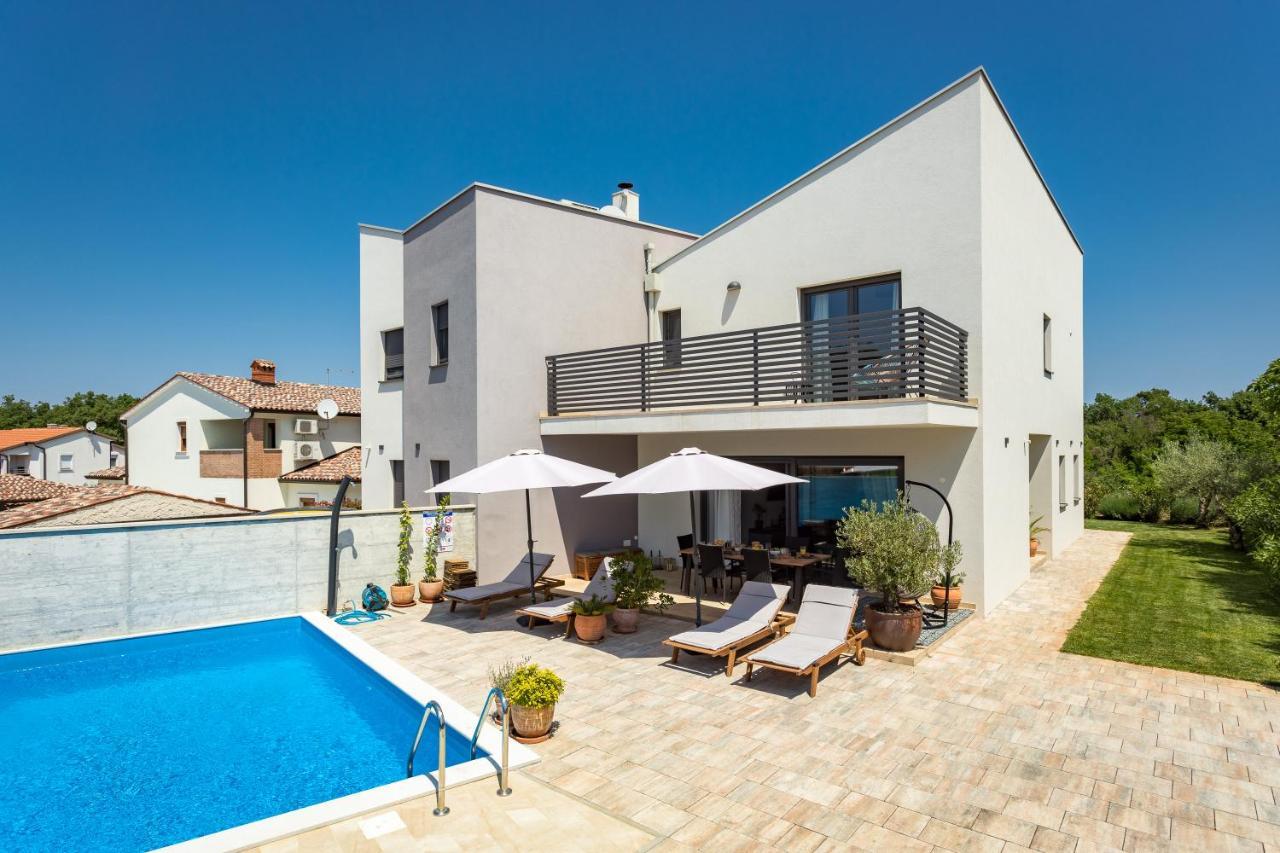 Villa Leonardo Vrznaveri Exteriör bild