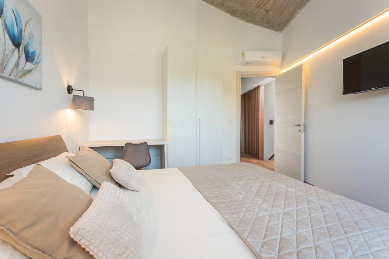 Villa Leonardo Vrznaveri Exteriör bild