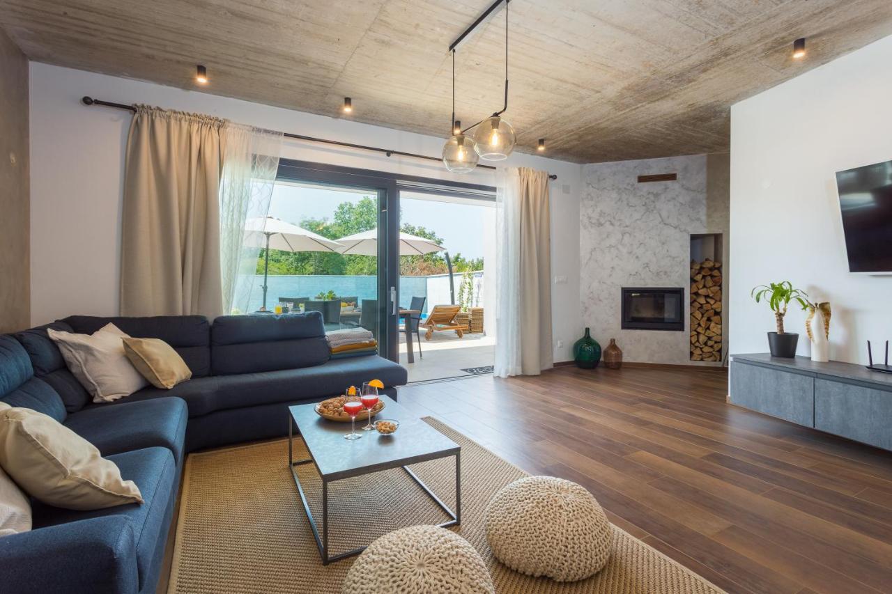 Villa Leonardo Vrznaveri Exteriör bild